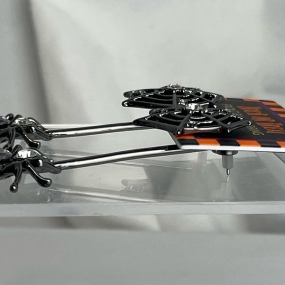 NWT ⚜️🕷️⚜️ bella jack Festive Gunmetal & CZ Spider & Web Front Back Earrings - Picture 4 of 5
